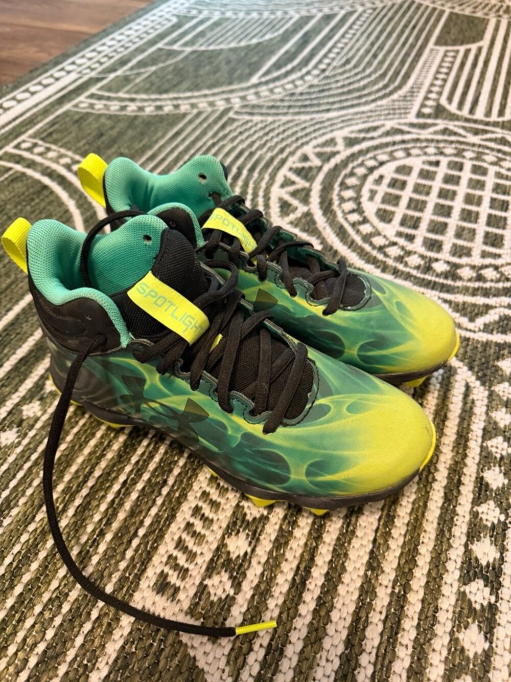Under Armour Spotlight Football Cleats Green Neon Youth Size 3Y